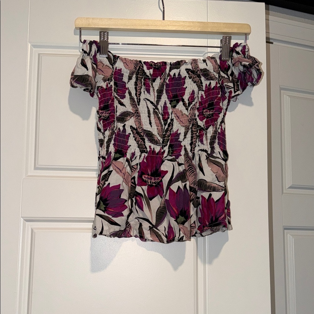 aeropostale floral off the shoulders top size small